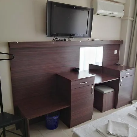 La Perla Beach Hotel Guzelcamlı
