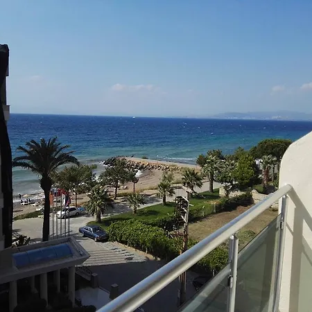 La Perla Beach Hotel 3*