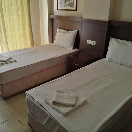 Hotel La Perla Beach 3*